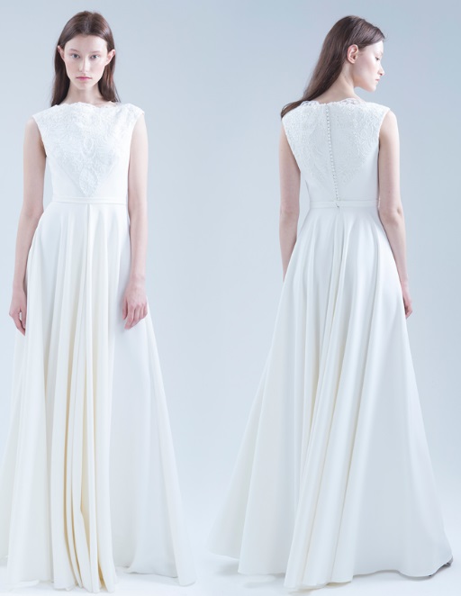 Светло-серое вечернее платье с кружевом