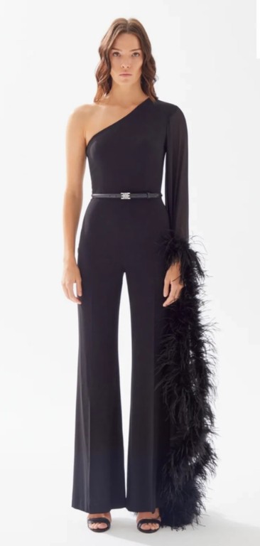 Чёрный комбинезон с рукавом с перьями