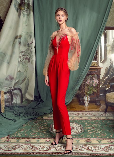 Белый комбинезон