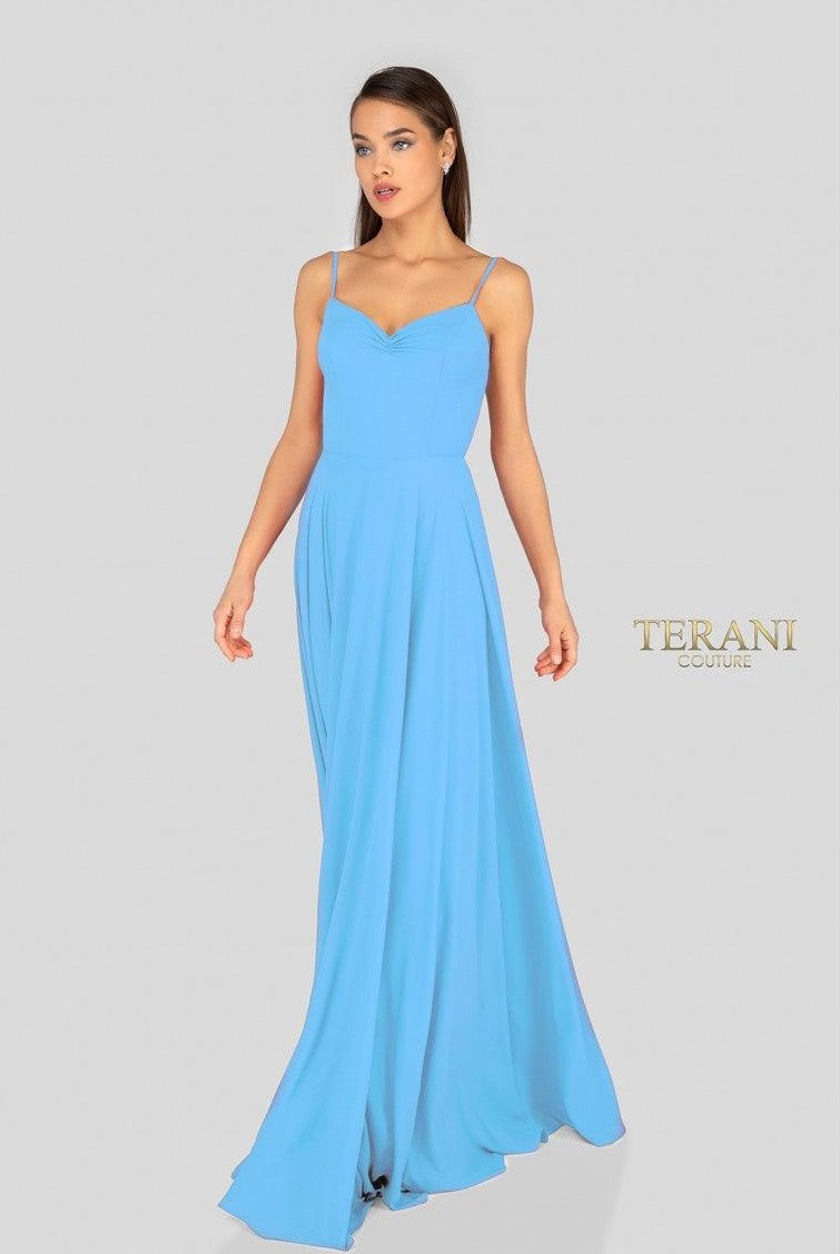 Голубое платье на бретельках с открытой спиной