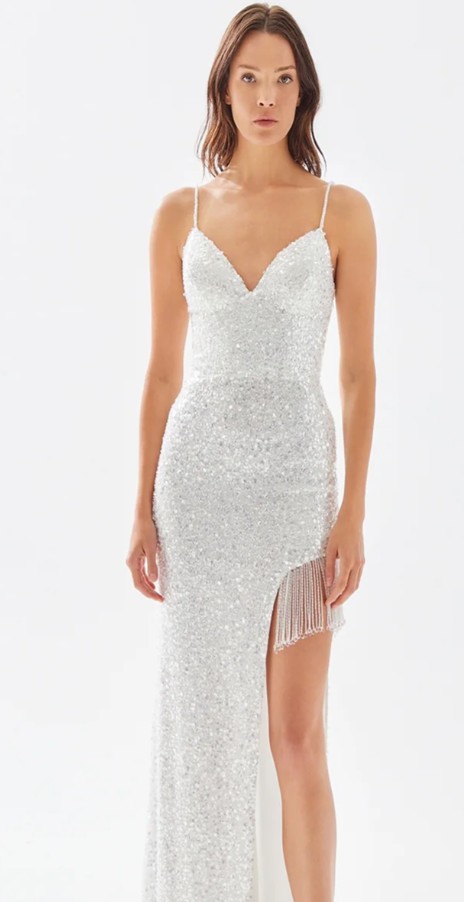 Белое платье в пайетках