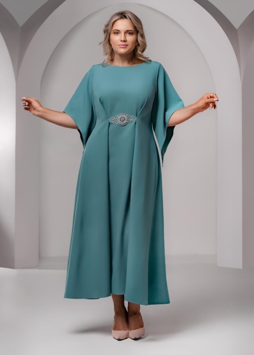 Вечернее платье из крепа миди