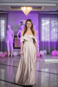 Чёрное атласное платье 