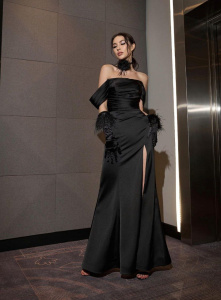 Атласное платье 