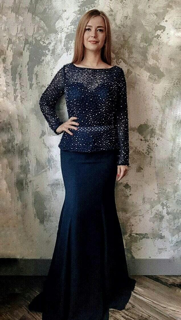 Синее вечернее платье с камнями