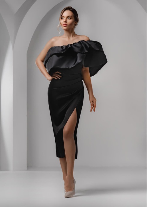 Вечернее платье атласное с накидкой