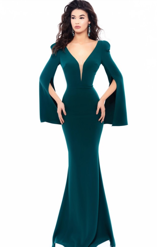 Изумрудное платье с рукавом