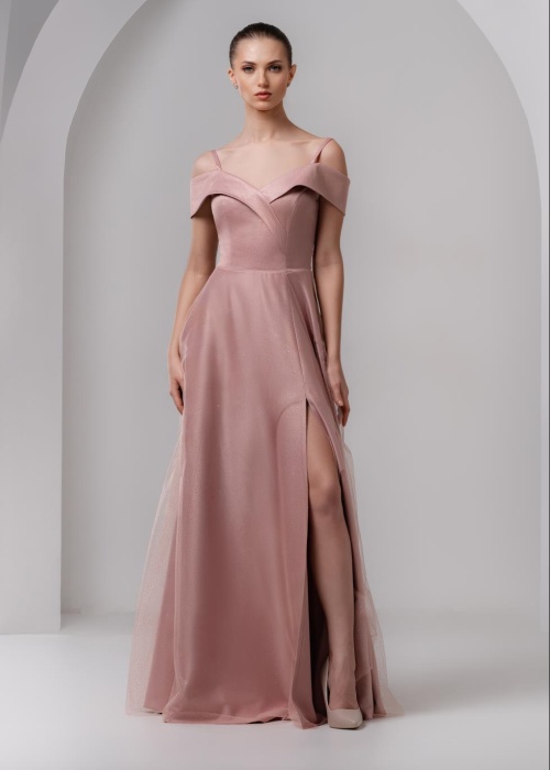 Вечернее платье пудровое со спадающими рукавами и на бретельках