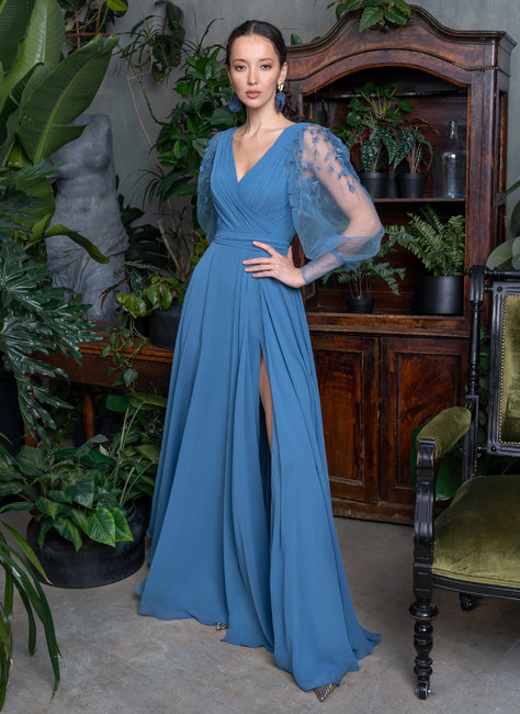 Шифоновое платье с рукавом фонарик