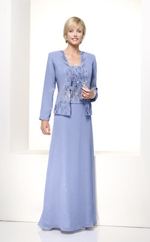 Голубое платье с пиджаком
