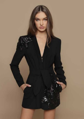 Чёрный комбинезон с рукавом