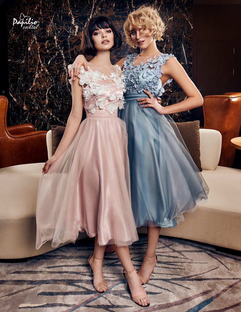 Розовое миди из фатина с цветами