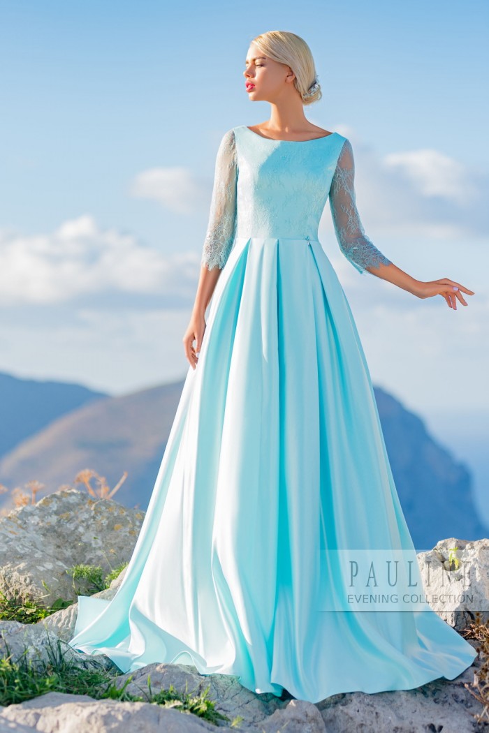 Кружевное платье с рукавом