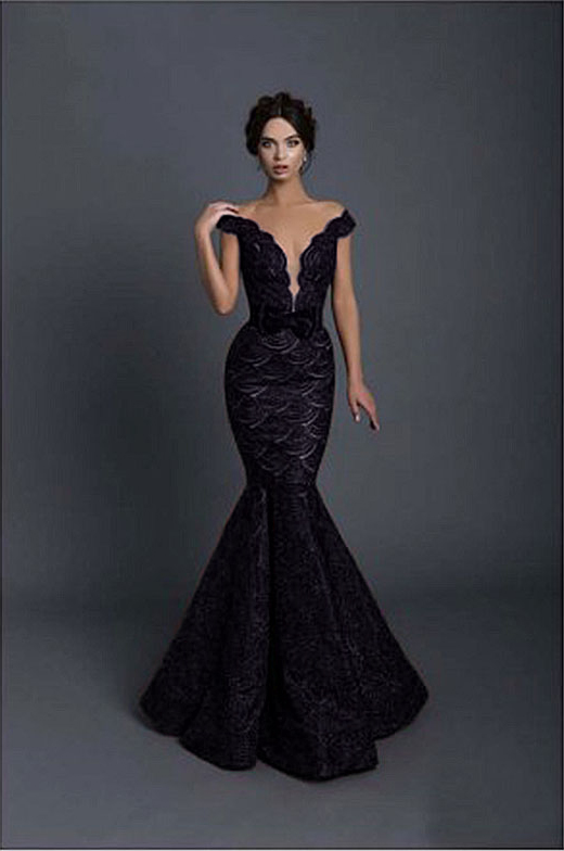 Чёрное платье из кружева