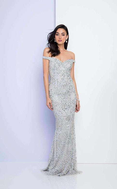 Голубое вечернее платье со стразами 