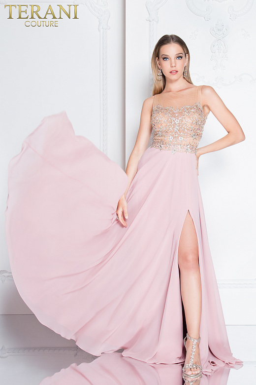 Пудровое шифоновое платье