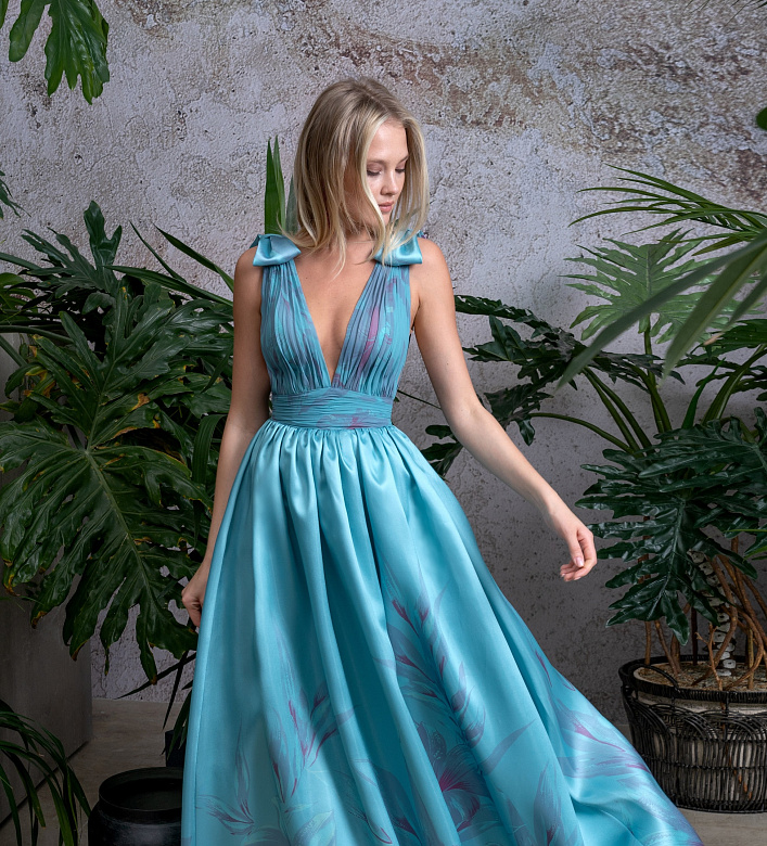 Голубое миди с принтом