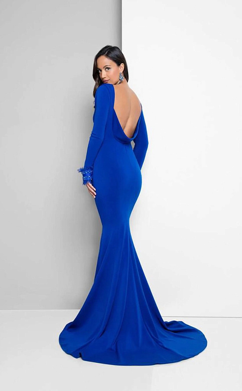 Синее вечернее платье с открытой спиной