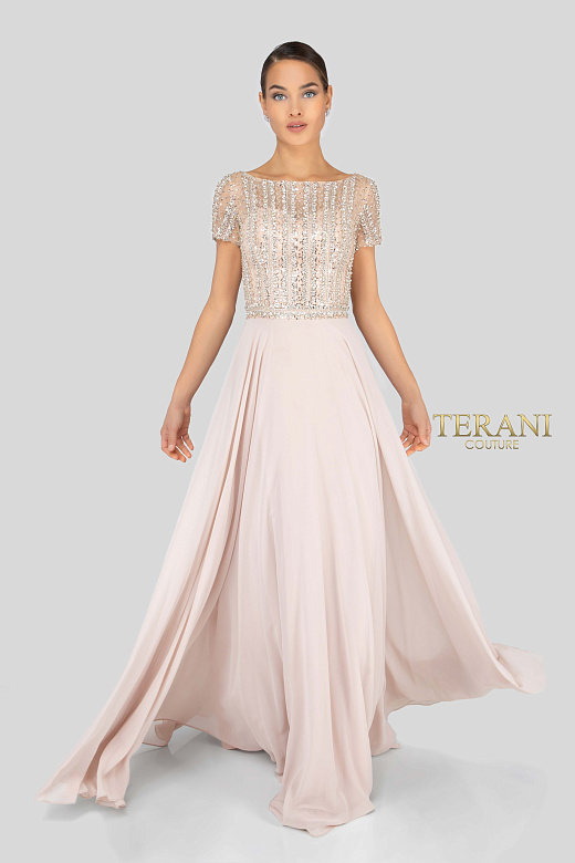 Бежевое шифоновое платье