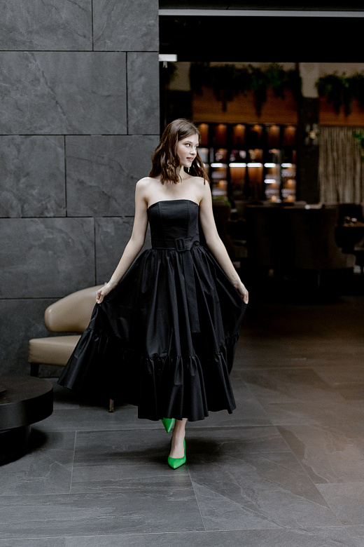 Чёрное пышное миди с поясом