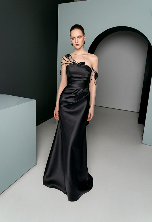 Атласное платье с узором