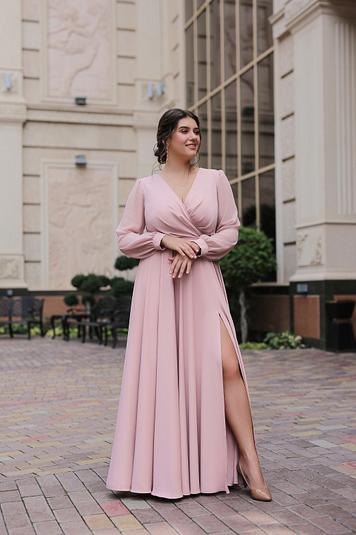 Вечернее платье с длинным рукавом 