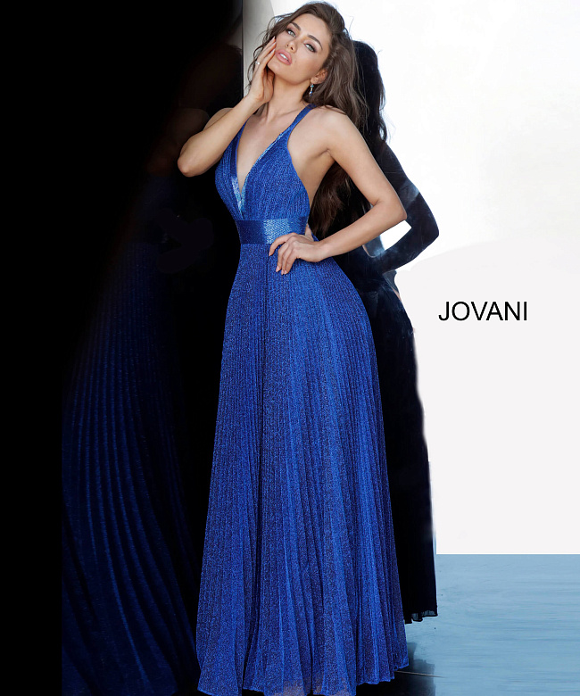 Синее платье с открытой спиной