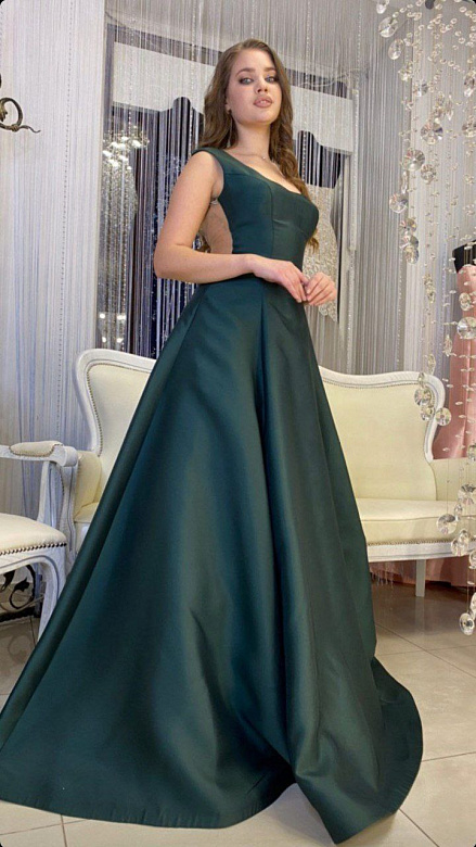 Изумрудное платье на бал