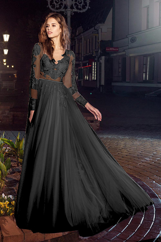 Чёрное кружевное платье