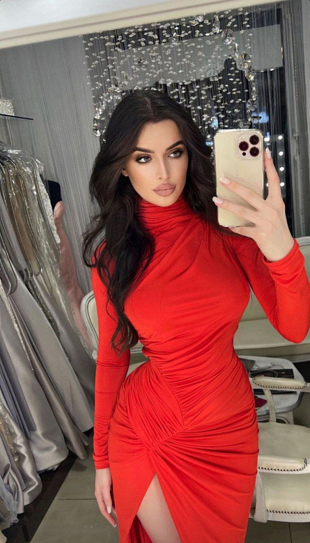 Синее платье с воротником