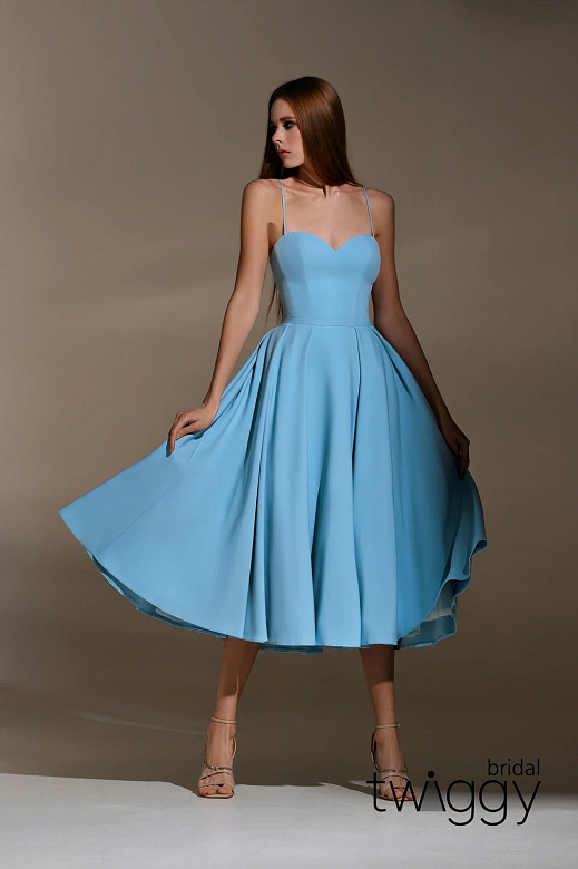 Голубое пышное миди