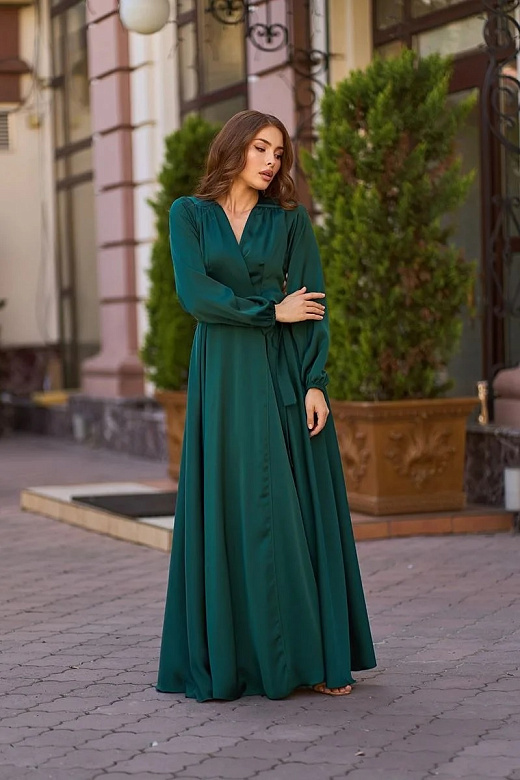 Шёлковое платье с рукавом фонарик