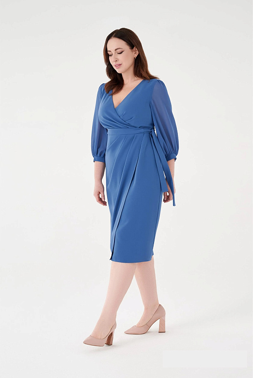 Голубое миди с рукавом