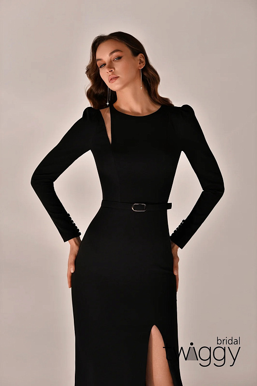 Чёрное миди с рукавом