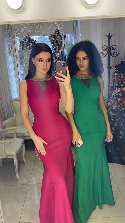 Зелёное и малиновое платье