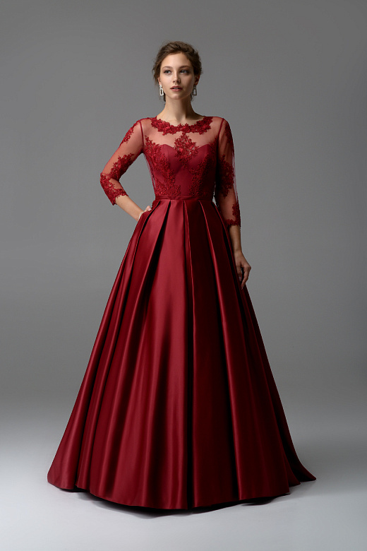 Синее платье с кружевной накидкой