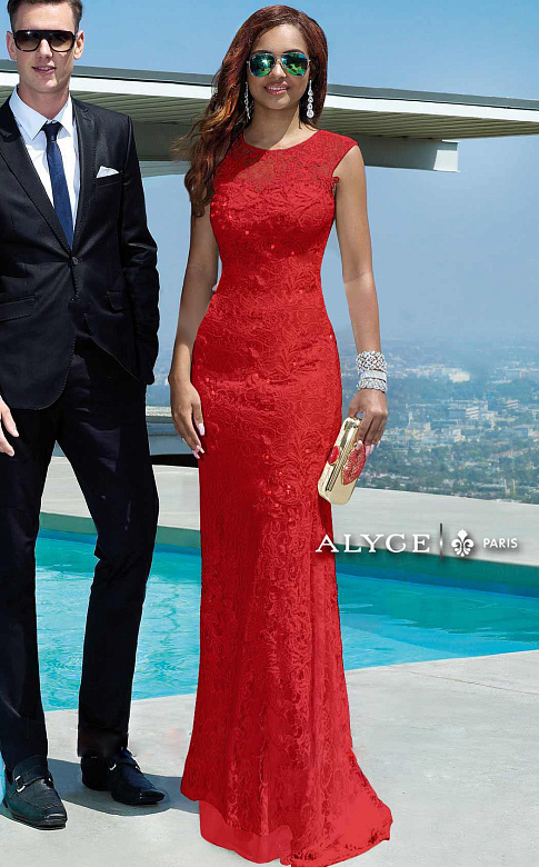 Красное кружевное платье без рукава