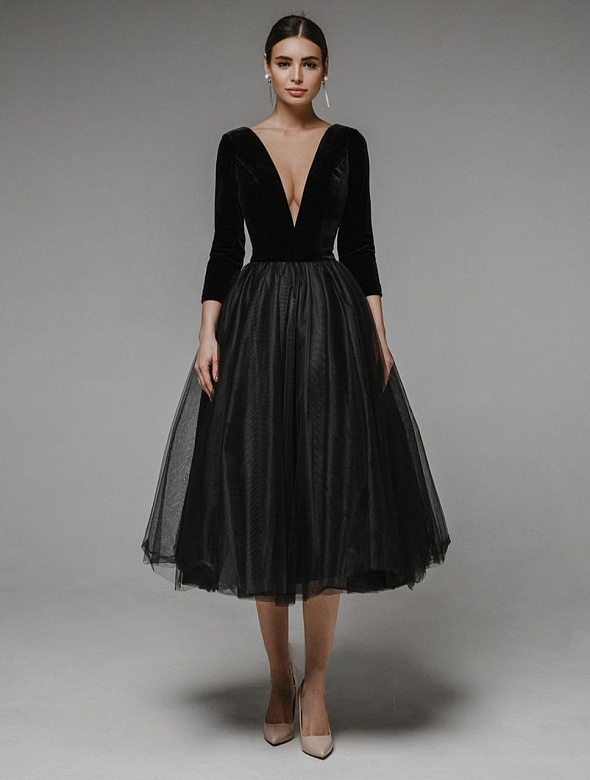 Чёрное бархатное платье с фатиновой юбкой