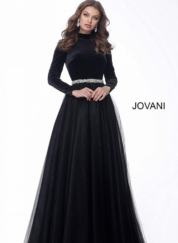 Чёрное платье с бархатом