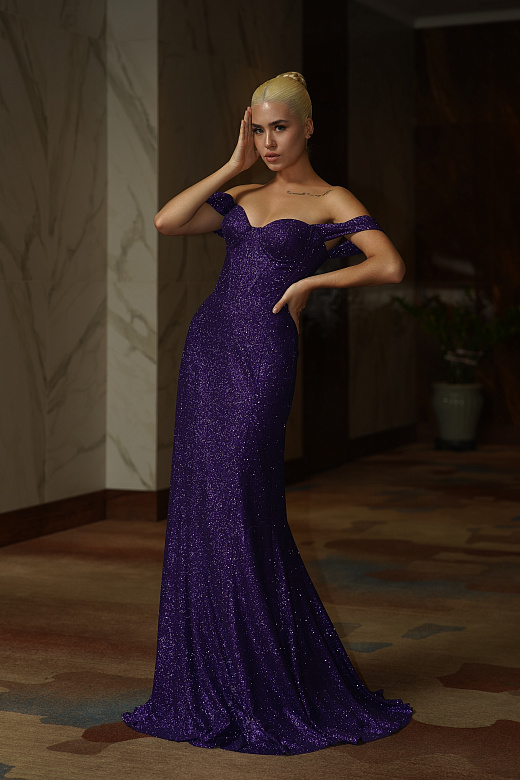 Блестящее платье в пол