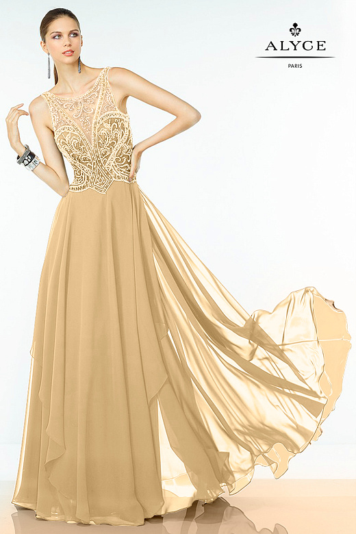 Бежевое платье из шифона с камнями