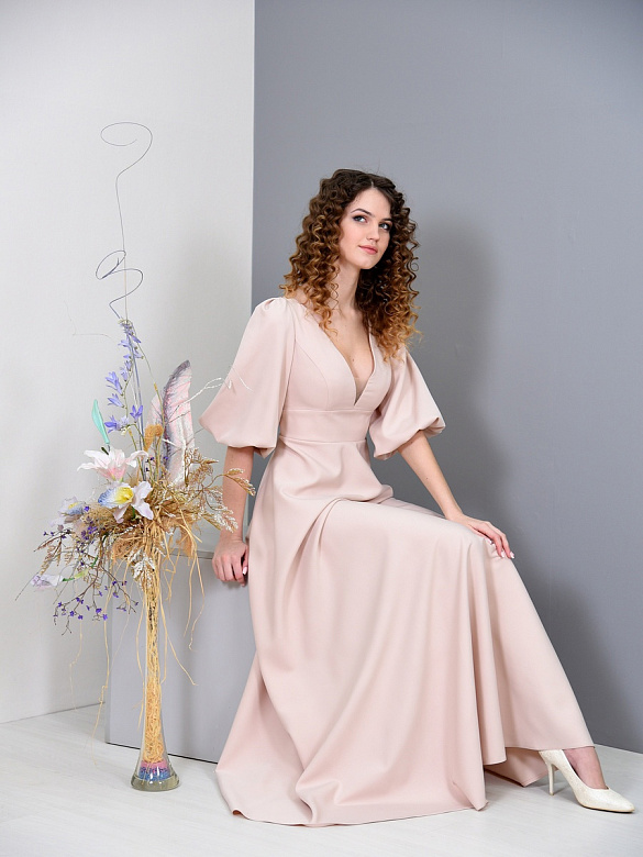 Вечернее платье миди с рукавом фонарик