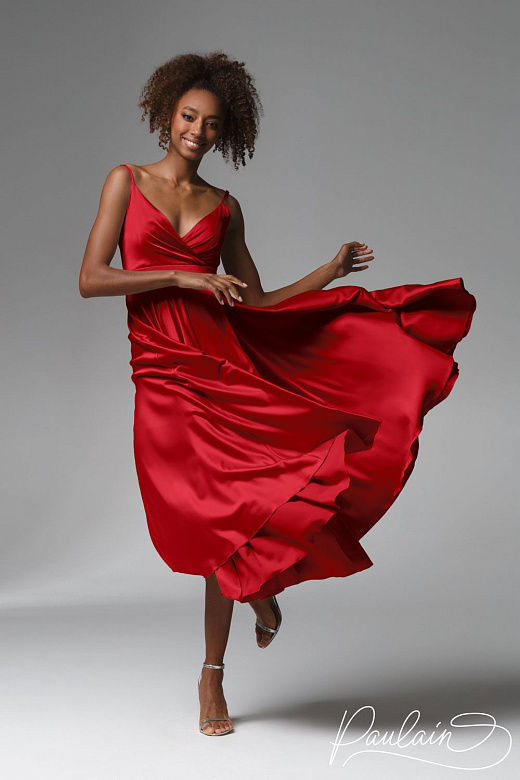 Шёлковое миди на бретельках