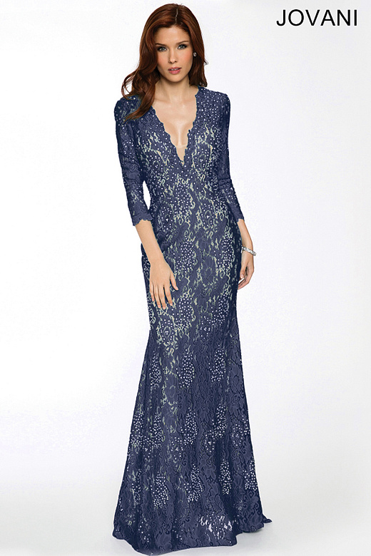 Синее кружевное платье со стразами