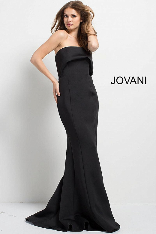 Чёрное платье по фигуре