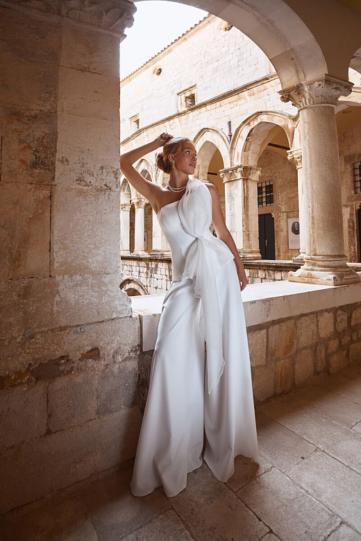 Костюм из атласа Мерил