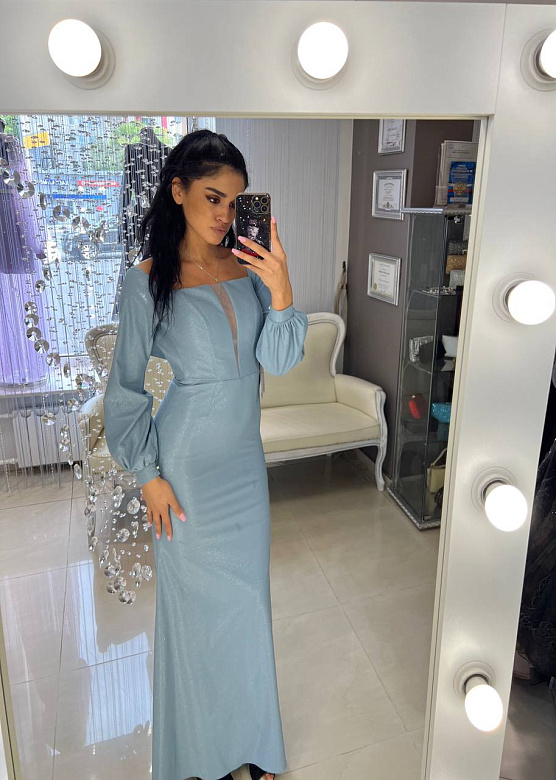 Облегающее платье с рукавом